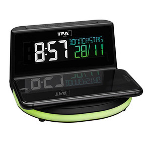 TFA® digitaler Wecker 60.2028.01 CHARGE IT WIRELESS schwarz Kunststoff 136,0 x 126,0 mm